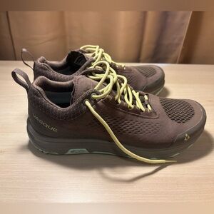 Vasque Breeze Women’s Hiking Shoe Purplish-Brown with Yellow Laces